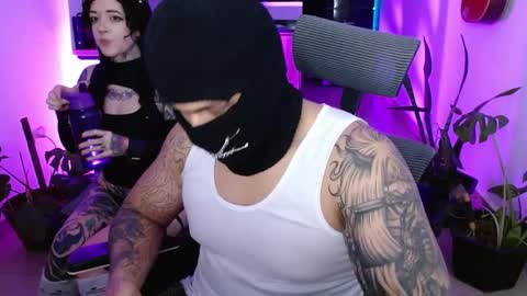 Snapshot of kuro_shir0 chatting on April 13, 12:49 am kuro_shir0 online show from April 13, 12:49 am