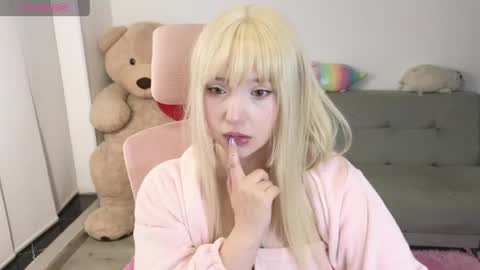 Snapshot of kurochan420 chatting on June 4, 4:07 am Andy online show from June 4, 4:07 am