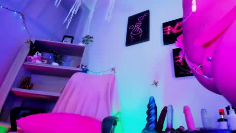 Snapshot of kuromi_bush chatting on March 1, 9:00 am IM KUROMI - MY NEXT STREAM - SATURDAY- 31 JANUARY 2026 - 10PM EST DONT MISS IT online show from March 1, 9:00 am