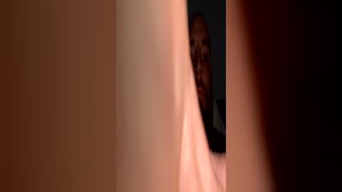 Snapshot of kurt991221 chatting on June 15, 3:20 am kurt991221 online show from June 15, 3:20 am