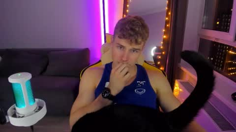 kurt_hanssen online show from October 25, 7:52 pm