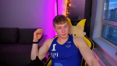 kurt_hanssen online show from April 16, 5:36 pm