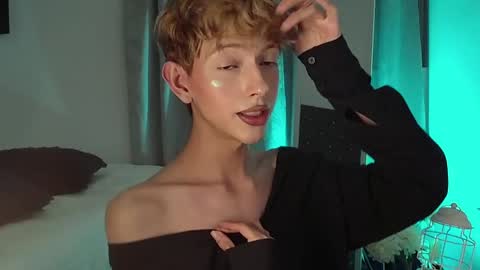 Kyle Cooper online show from December 11, 12:23 am