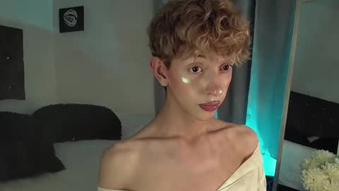 Kyle Cooper online show from December 22, 4:06 am