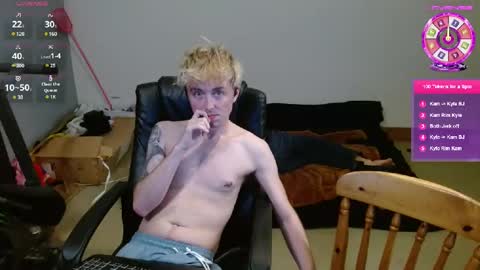 Snapshot of kyle_and_kam chatting on February 26, 10:09 pm Kyle and Kam online show from February 26, 10:09 pm