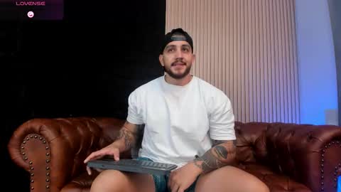 kylenorth_ online show from February 18, 2:02 pm