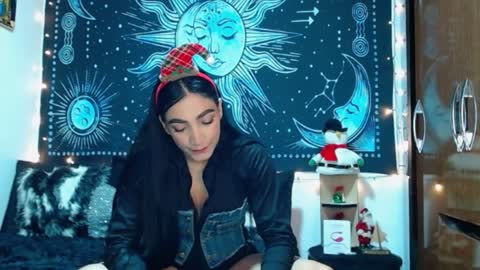 Snapshot of kylie_capricorn chatting on December 26, 9:37 pm kylie online show from December 26, 9:37 pm