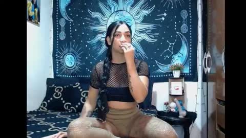 Snapshot of kylie_capricorn chatting on October 17, 10:12 pm kylie online show from October 17, 10:12 pm