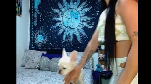 kylie online show from November 23, 10:09 pm