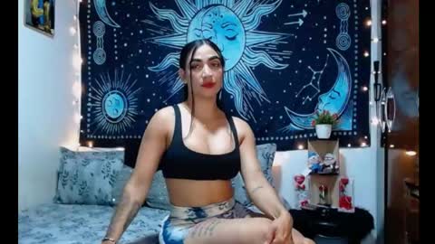Snapshot of kylie_capricorn chatting on April 23, 11:29 pm kylie online show from April 23, 11:29 pm