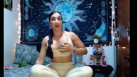 Snapshot of kylie_capricorn chatting on April 29, 11:00 pm kylie online show from April 29, 11:00 pm