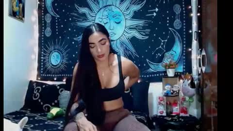 Snapshot of kylie_capricorn chatting on May 27, 9:23 pm kylie online show from May 27, 9:23 pm