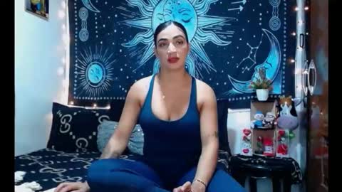 Snapshot of kylie_capricorn chatting on June 2, 10:01 pm kylie online show from June 2, 10:01 pm