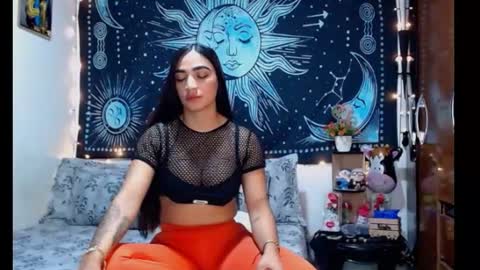Snapshot of kylie_capricorn chatting on July 3, 12:50 am kylie online show from July 3, 12:50 am
