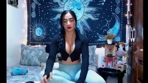 Snapshot of kylie_capricorn chatting on July 23, 11:35 pm kylie online show from July 23, 11:35 pm