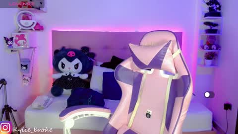 k ylie online show from January 28, 9:08 pm