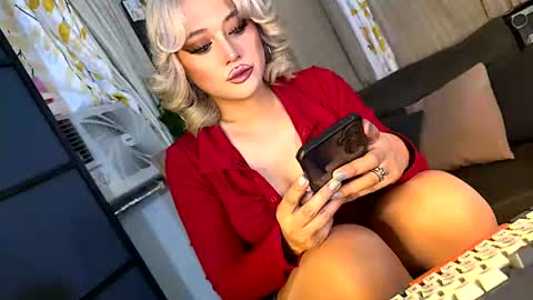 kylie online show from July 14, 3:51 pm
