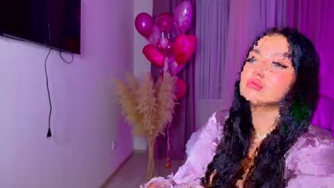 Snapshot of kylie_lips chatting on December 5, 6:44 pm Kylie Lips online show from December 5, 6:44 pm