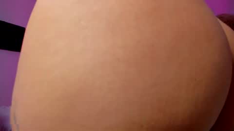 Snapshot of kylie_lips chatting on October 16, 5:58 pm Kylie Lips online show from October 16, 5:58 pm