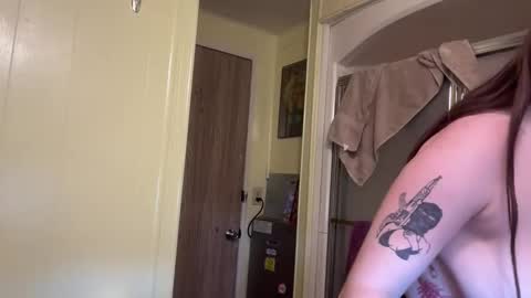 Snapshot of kylie_star30 chatting on March 17, 7:50 pm kylie_star30 online show from March 17, 7:50 pm