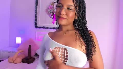 Kylie  online show from January 12, 7:52 pm