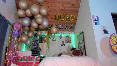 Snapshot of kyliekandy chatting on December 9, 1:07 am   online show from December 9, 1:07 am