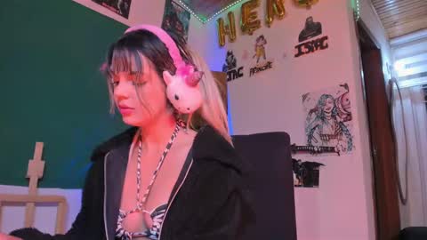 Snapshot of kyliekandy chatting on September 11, 12:22 am   online show from September 11, 12:22 am
