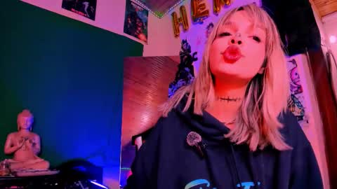 Snapshot of kyliekandy chatting on October 22, 2:56 am   online show from October 22, 2:56 am