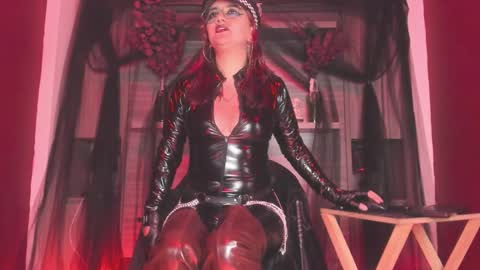 K Y L I E online show from January 16, 8:13 pm