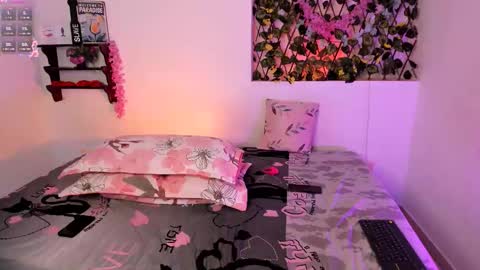 kylietimothee online show from March 11, 7:31 pm