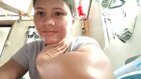 Snapshot of kyliexx98 chatting on October 8, 1:47 am kylie online show from October 8, 1:47 am