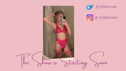 Snapshot of kyliexxrose chatting on February 14, 11:34 pm Kylie online show from February 14, 11:34 pm