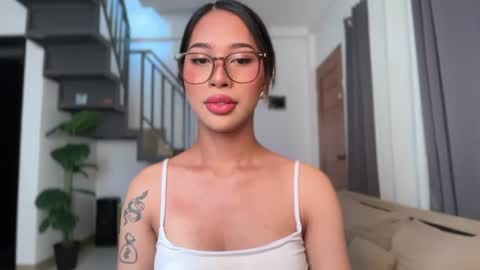 Snapshot of kyll_collins chatting on June 18, 12:44 am kyll_collins online show from June 18, 12:44 am