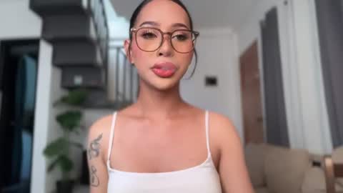 Snapshot of kyll_collins chatting on July 3, 1:01 am kyll_collins online show from July 3, 1:01 am