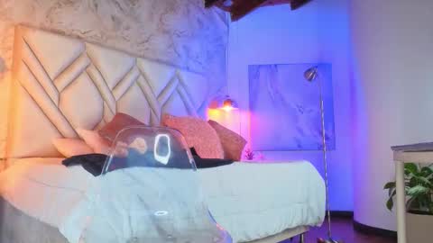 Snapshot of kylle_2050 chatting on February 7, 11:25 am Kyle online show from February 7, 11:25 am