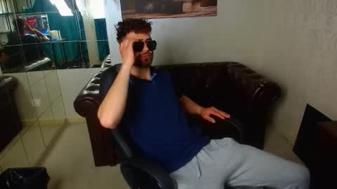 KyloEast online show from April 16, 4:35 am