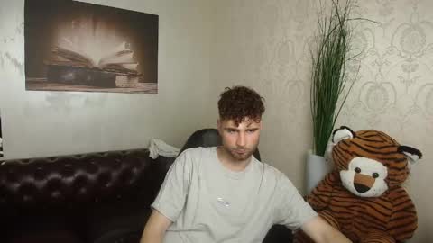 KyloEast online show from April 27, 4:21 am