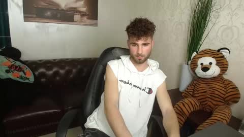 KyloEast online show from April 30, 4:57 pm