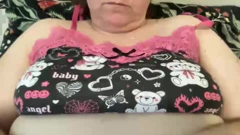 Snapshot of kylorencat chatting on January 18, 3:49 pm KYLO online show from January 18, 3:49 pm