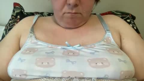 Snapshot of kylorencat chatting on February 8, 3:21 pm KYLO online show from February 8, 3:21 pm