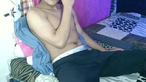 kym629357 online show from November 30, 7:18 pm