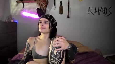 Snapshot of kyrachaos chatting on June 15, 1:30 am Kyra Chaos online show from June 15, 1:30 am