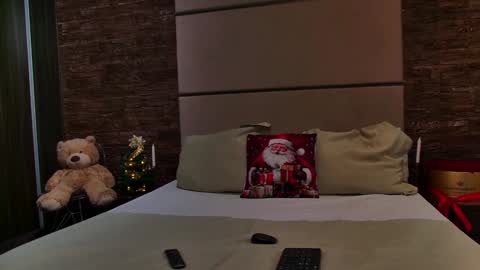 Snapshot of kyrahill_ chatting on December 23, 3:50 am Kyra online show from December 23, 3:50 am