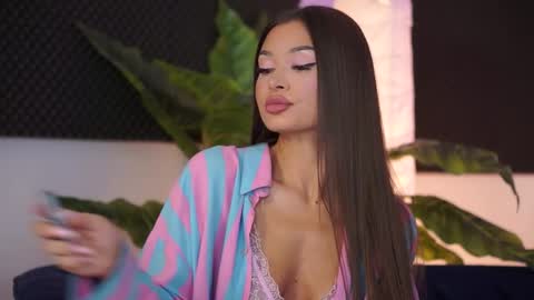 Kyssa online show from September 9, 6:07 pm