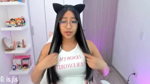 Snapshot of kyy_isa chatting on September 26, 3:43 am IG  online show from September 26, 3:43 am