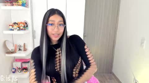 Snapshot of kyy_isa chatting on October 3, 3:14 am IG  online show from October 3, 3:14 am