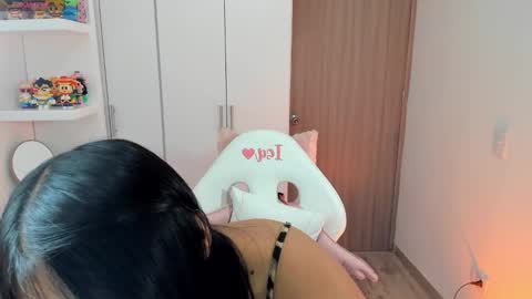 Snapshot of kyy_isa chatting on October 8, 3:31 pm IG  online show from October 8, 3:31 pm