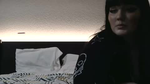 Snapshot of l1lybaby chatting on May 18, 4:40 am Lily online show from May 18, 4:40 am