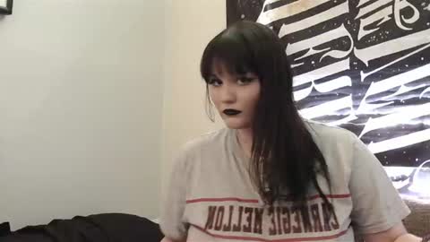 Snapshot of l1lybaby chatting on July 6, 7:27 pm Lily online show from July 6, 7:27 pm