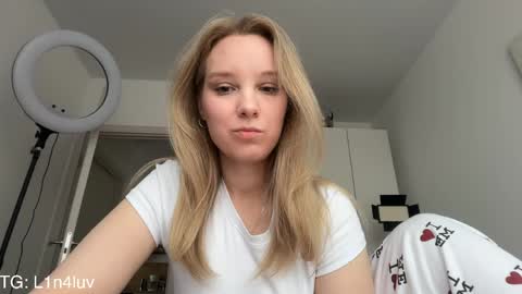 lina online show from April 5, 2:03 pm